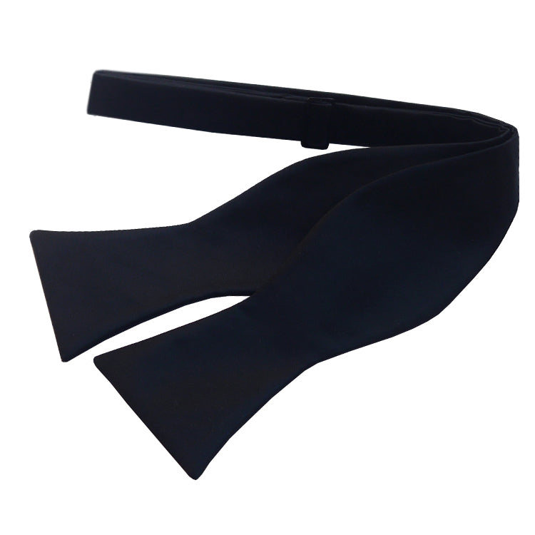 Schwarze Fliege zum Selbstbinden